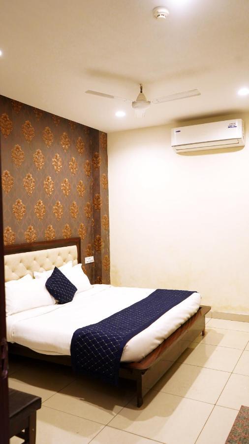 Aa Hotels & Resorts Zirakpur Exterior photo